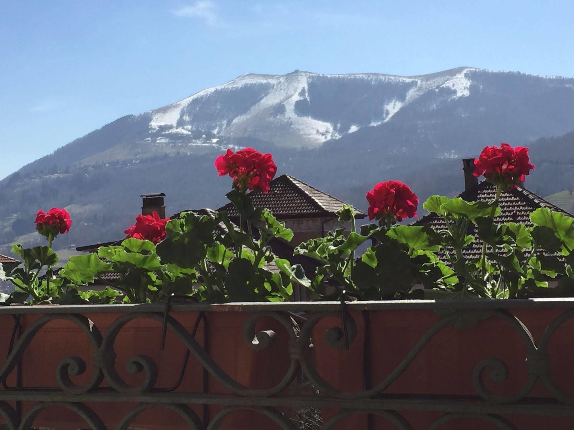 Hotel Villa San Fedele Сан Феделе Интелви Екстериор снимка