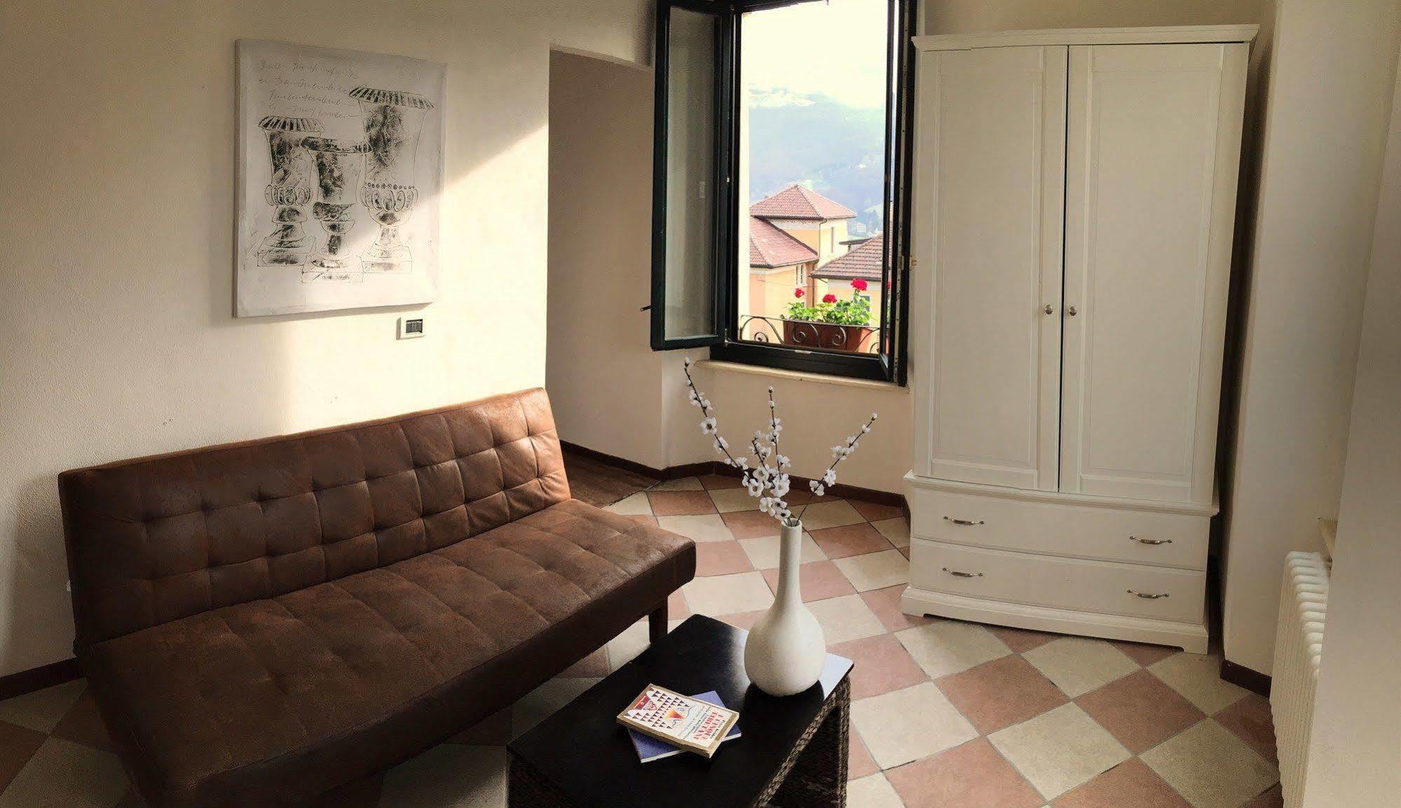 Hotel Villa San Fedele Сан Феделе Интелви Екстериор снимка